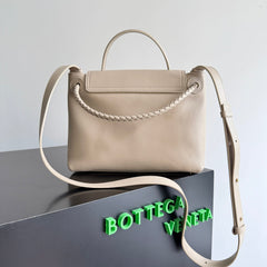 BOTTEGA VENETA 25S MEDIUM CIAO CIAO BAG 26 IN LIGHT WARM BEIGE CALFSKIN