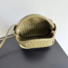 BOTTEGA VENETA 25S COBBLE BAG 23 IN ARMY GREEN CALFSKIN