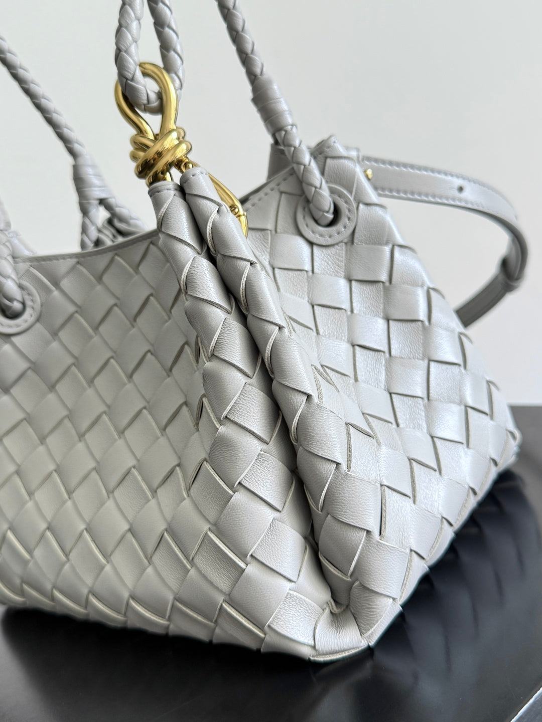 BOTTEGA VENETA 25S SMALL PARACHUTE 21 IN LIGHT GRAY CALFSKIN GOLD HARDWARE
