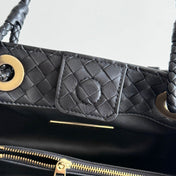 BOTTEGA VENETA 25S BASKET BAG 31 IN BLACK CALFSKIN GOLD HARDWARE