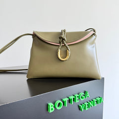 BOTTEGA VENETA 25S MEDIUM LIBERTA BAG 27 IN OLIVE GREEN CALFSKIN GOLD HARDWARE