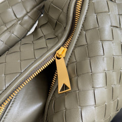 BOTTEGA VENETA 25S SMALL JODIE 48 IN ARMY GREEN CALFSKIN GOLD HARDWARE