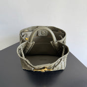 BOTTEGA VENETA 25S ANDIAMO 25 IN OLIVE GREEN CALFSKIN GOLD HARDWARE