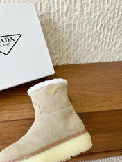 PRADA 25S ANKLE BOOTS 40 MM IN LIGHT BEIGE SUEDE SHEARLING-LINED