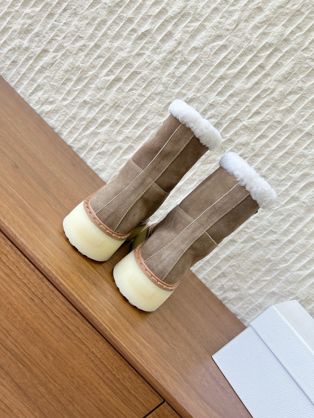 PRADA 25S ANKLE BOOTS 40 MM IN TAUPE BROWN SUEDE SHEARLING-LINED