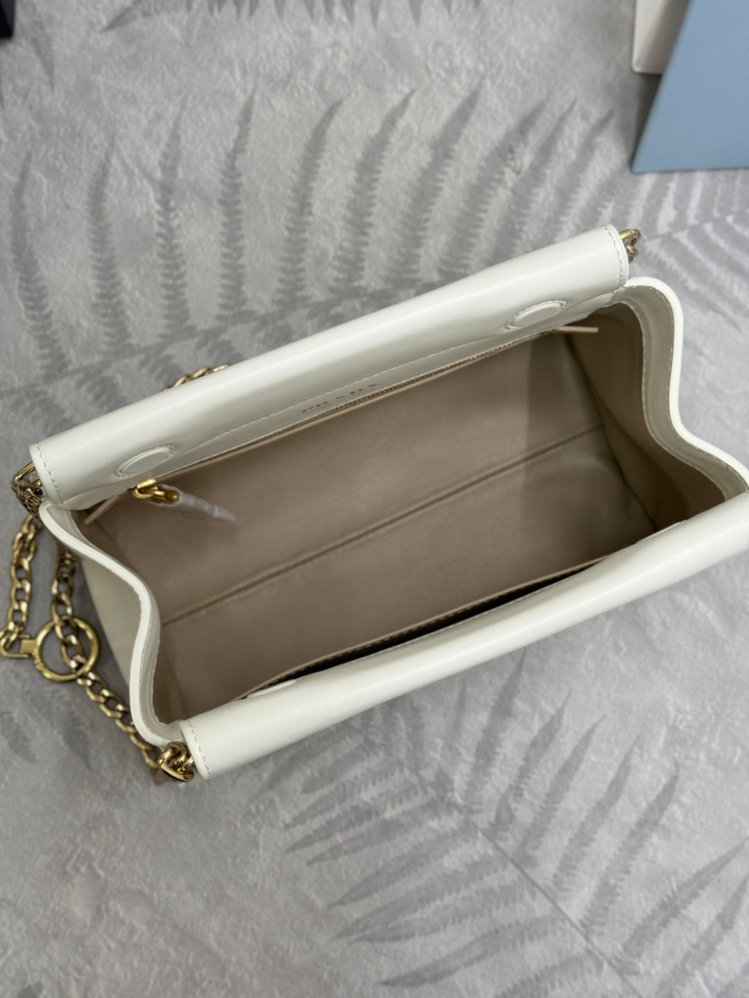 PRADA 25S ENCHAINE MINI BAG 22 IN WHITE CALFSKIN GOLD HARDWRE