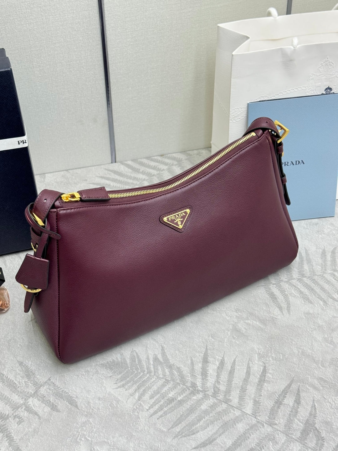 PRADA 25S AIMEE MEDIUM SHOULDER BAG 39 IN BURGUNDY CALFSKIN