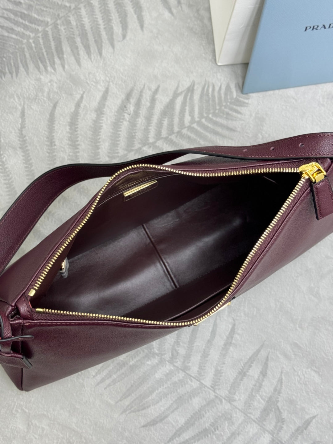PRADA 25S AIMEE MEDIUM SHOULDER BAG 39 IN BURGUNDY CALFSKIN