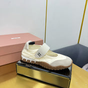 BALLERINAS SHOES IN OFF WHITE TYRE TECHNICAL FABRIC AND GREY SUEDE