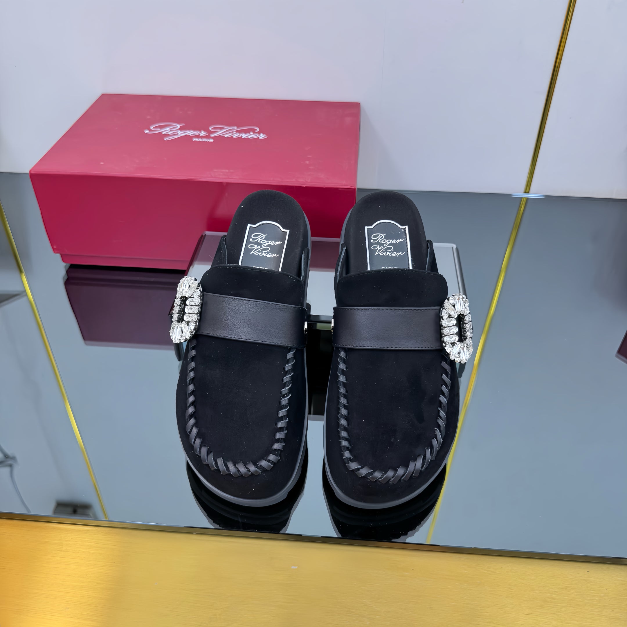 SLIDY VIV' MULES IN BLACK SUEDE