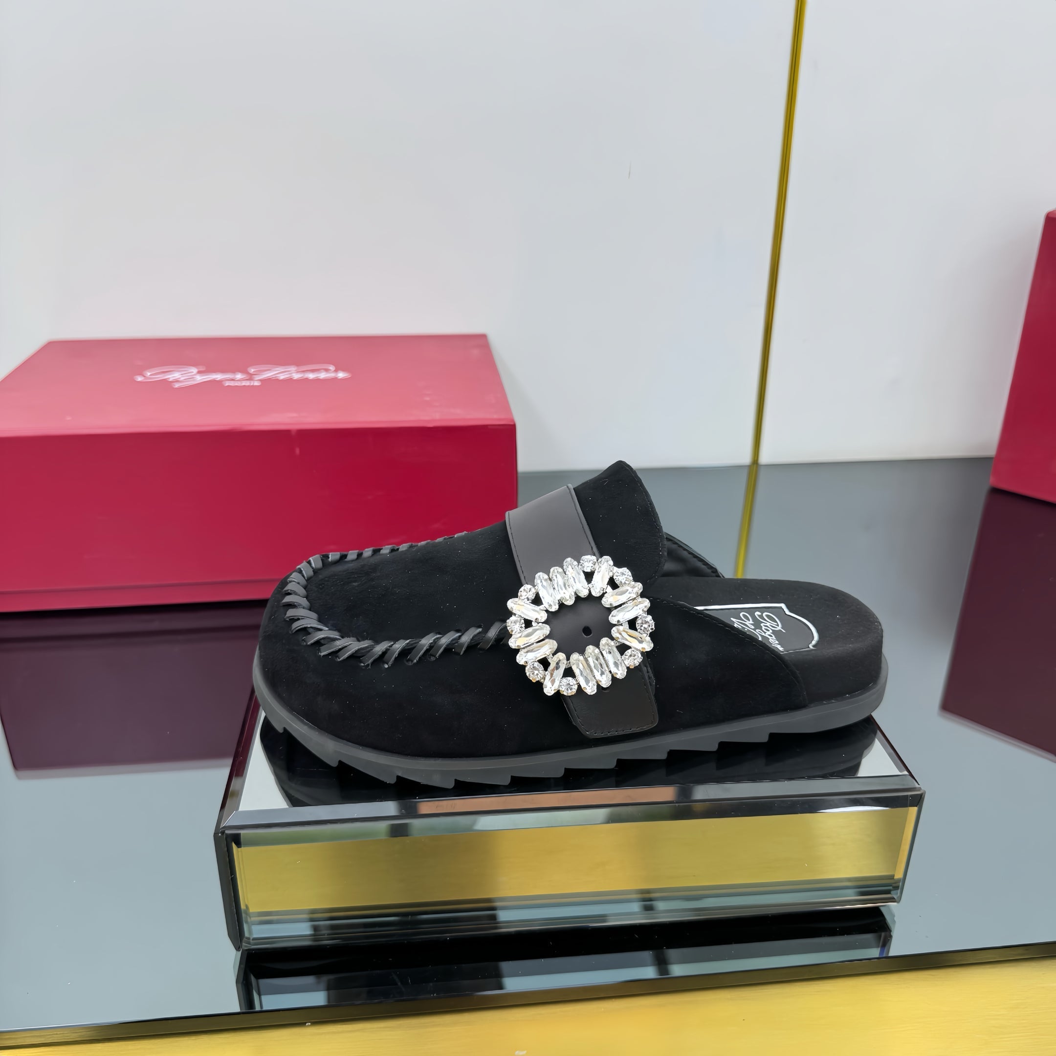 SLIDY VIV' MULES IN BLACK SUEDE