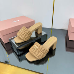 MATELASSÉ SLIDES PUMP IN DARK BEIGE CALFSKIN