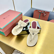 FLIP FLOPS IN BEIGE SUEDE AND HARDWARE SILVER