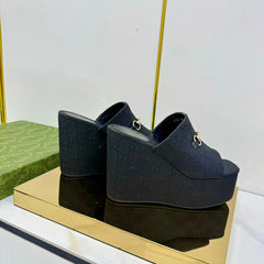 GG WEDGE SLIDES 110 IN BLACK FABRIC WITH GOLD HARDWARE