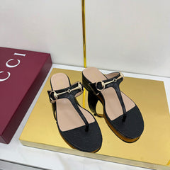 THONG SANDALS IN BLACK LAMBSKIN PRINTED LOGO WITH GOLD HARDWARE