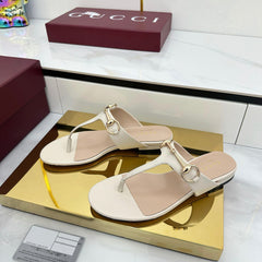 THONG SANDALS IN CREAM WHITE LAMBSKIN WITH GOLD HARDWARE