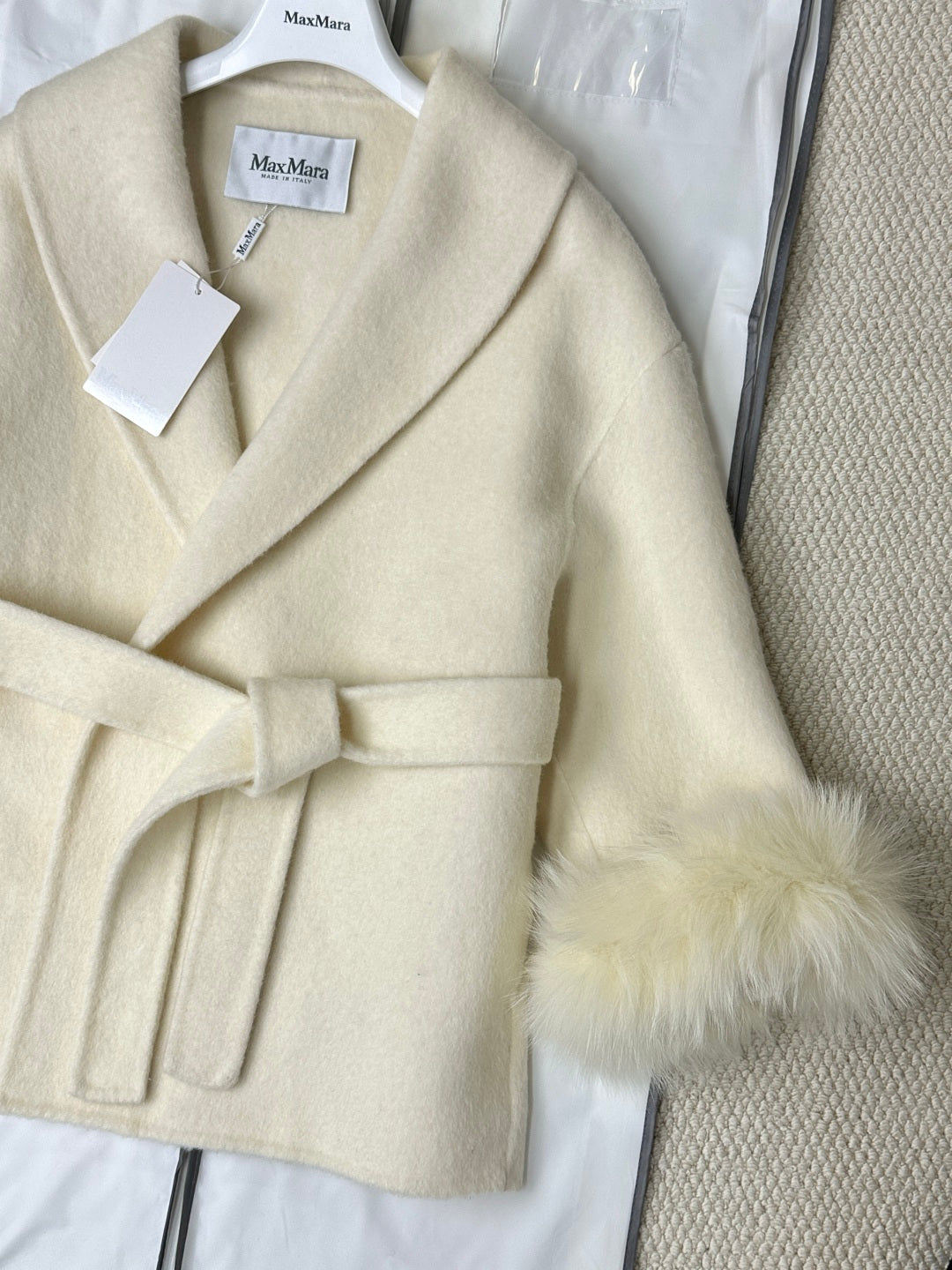 MAX MARA 25S CASHMERE COAT WITH FOX FUR TRIM 235