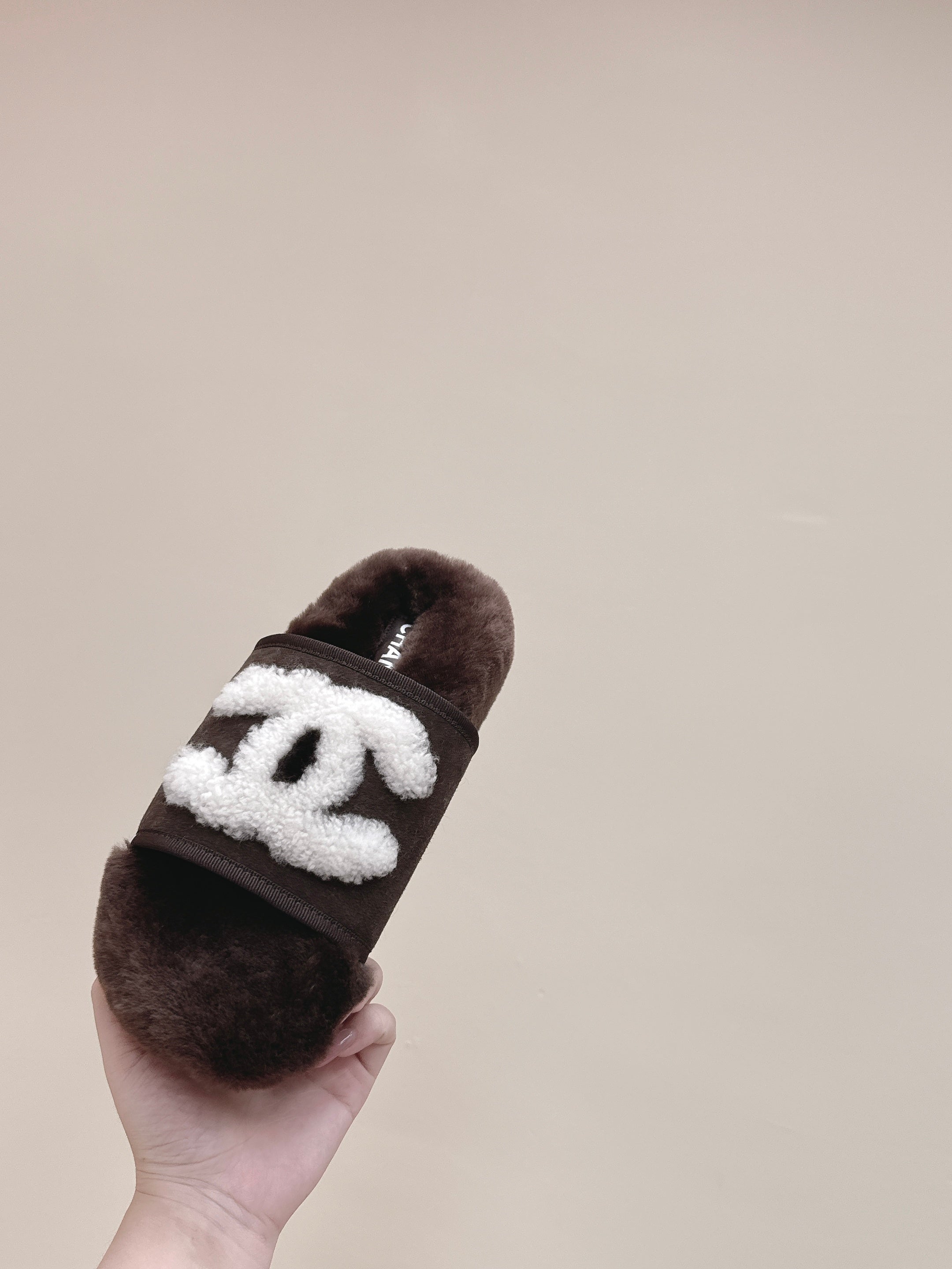 CHANEL 25S FUR SLIPPERS DOUBLE-LAYERED IN DARK BROWN WITH WHITE CC LOGO
