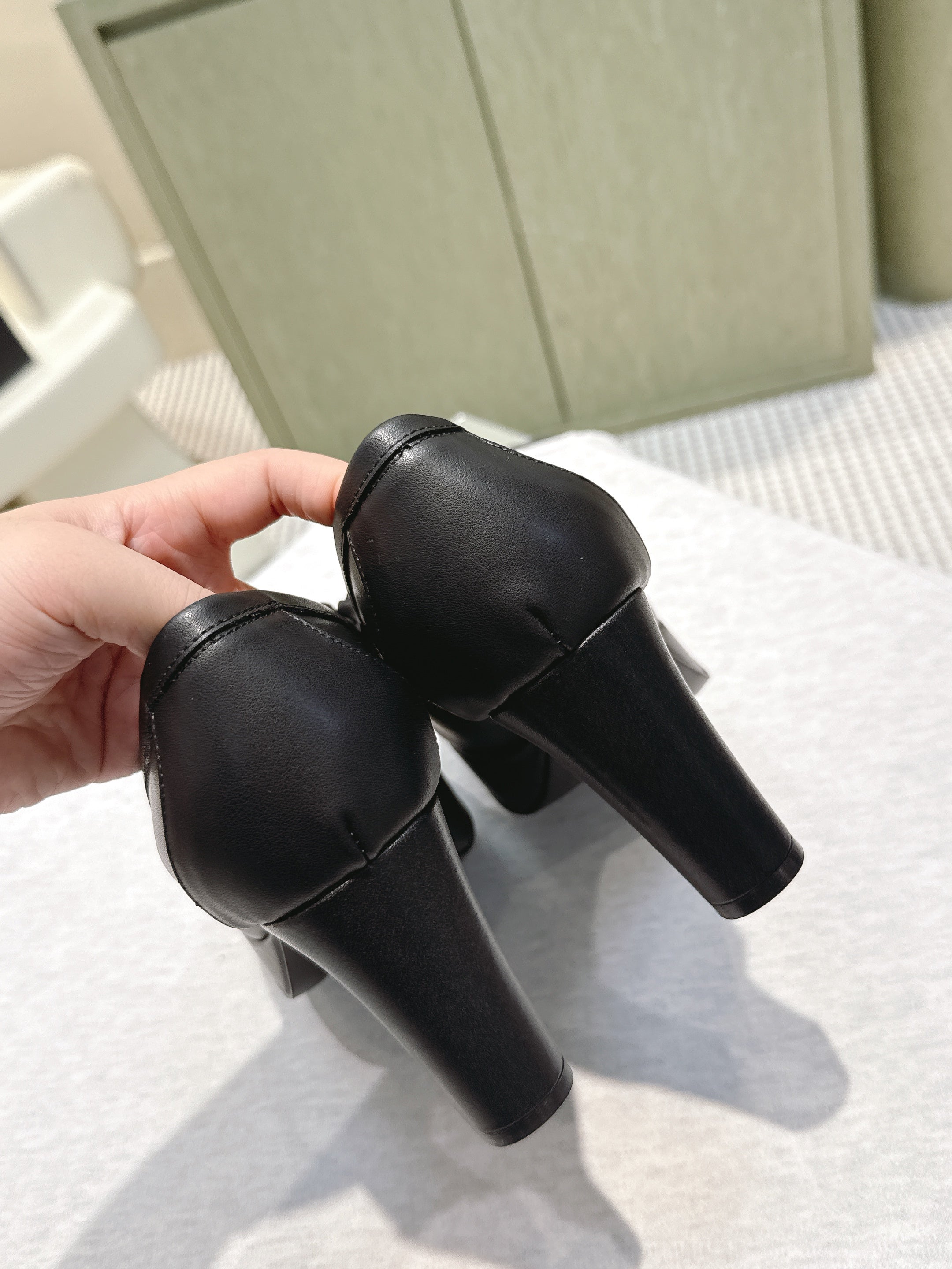 CHANEL 25S HIGH-HEELED MOCCASINS 80MM IN BLACK CALFSKIN GOLD HARDWARE