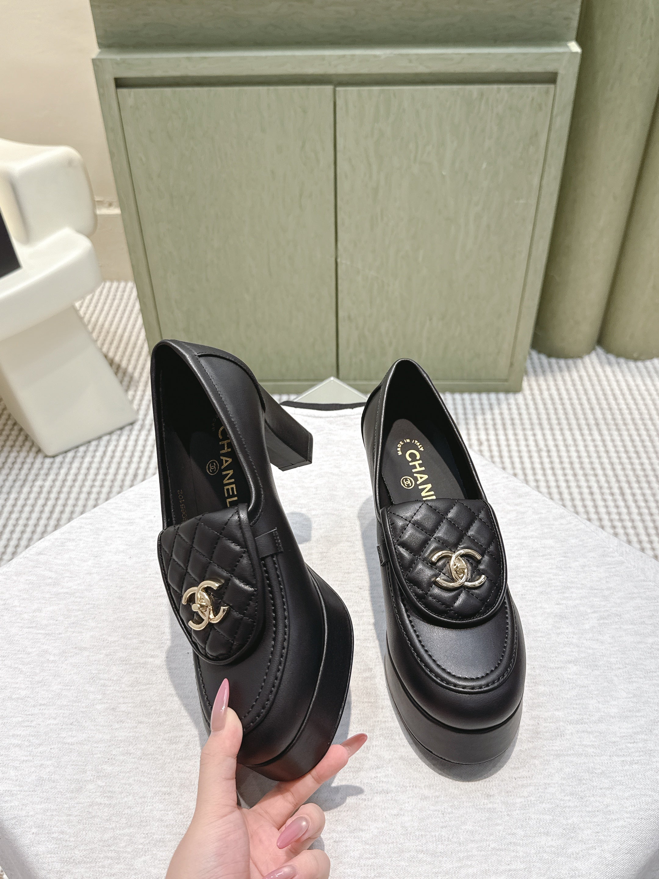CHANEL 25S HIGH-HEELED MOCCASINS 80MM IN BLACK CALFSKIN GOLD HARDWARE