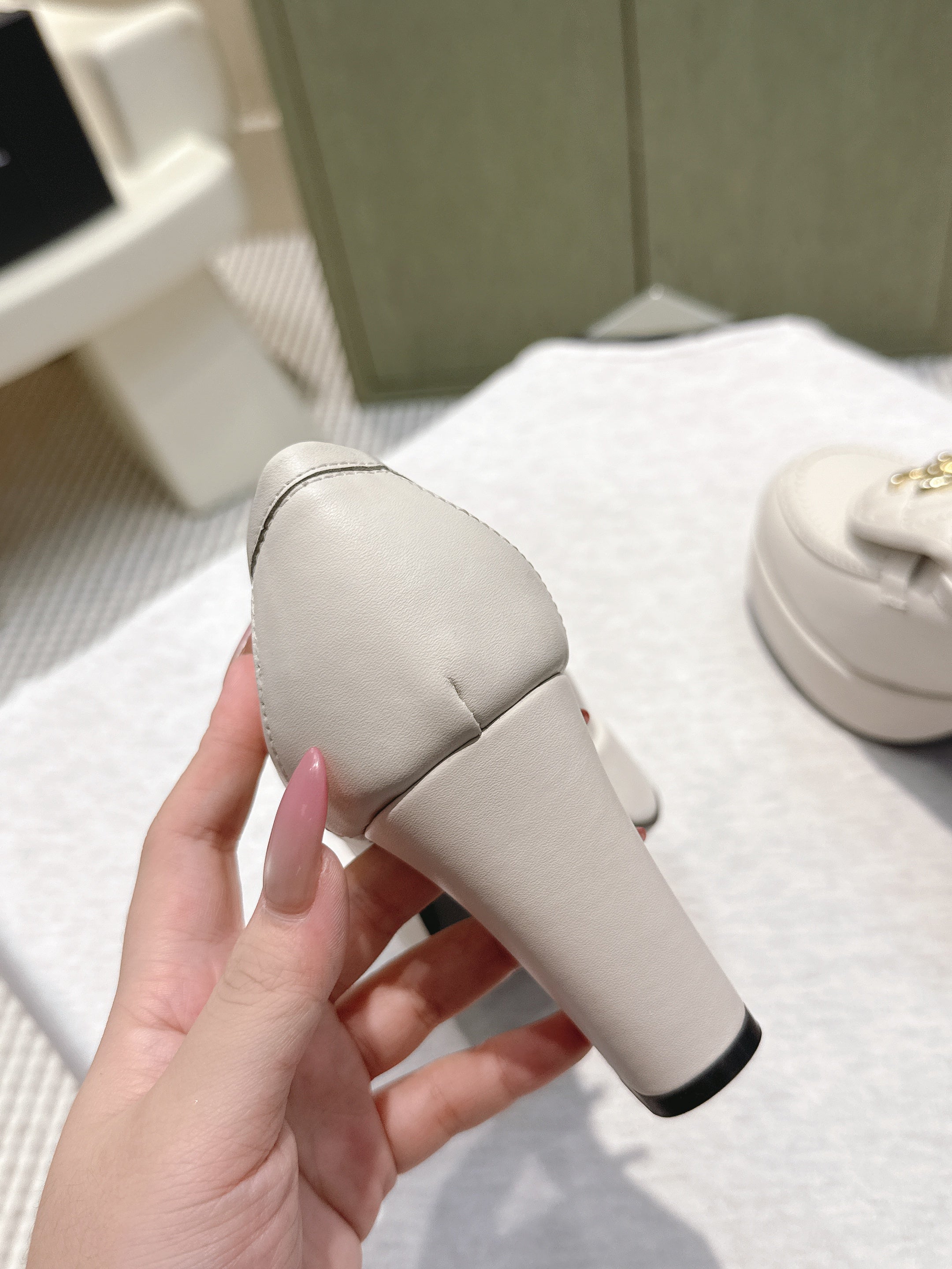 CHANEL 25S HIGH-HEELED MOCCASINS 80MM IN WHITE CALFSKIN GOLD HARDWARE