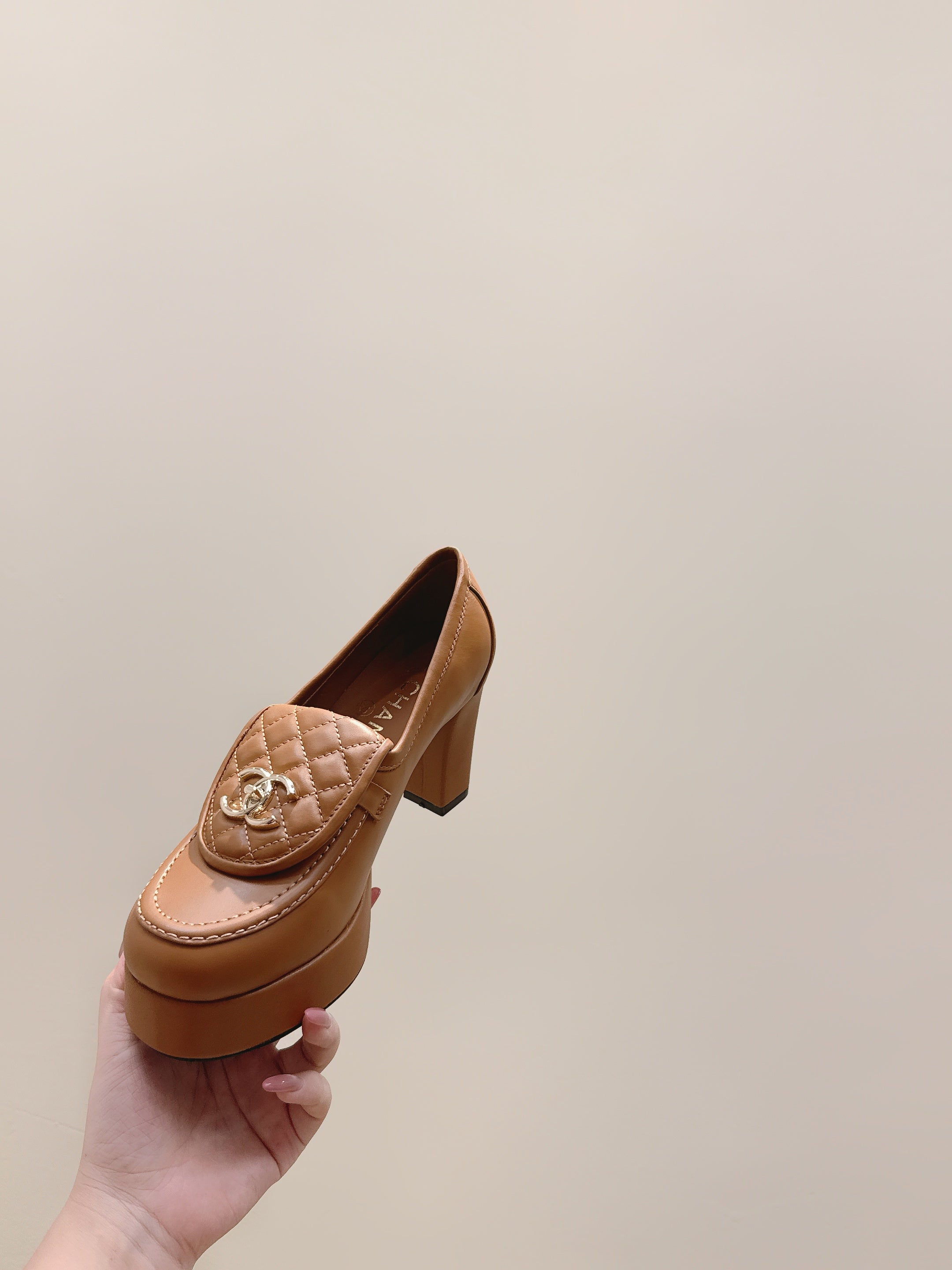 CHANEL 25S HIGH-HEELED MOCCASINS 80MM IN CARAMEL CALFSKIN GOLD HARDWARE