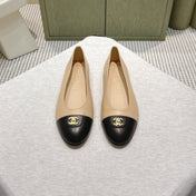 CHANEL 25S BALLET FLATS IN BEIGE CALFSKIN WITH BLACK CAP TOE GOLD HARDWARE