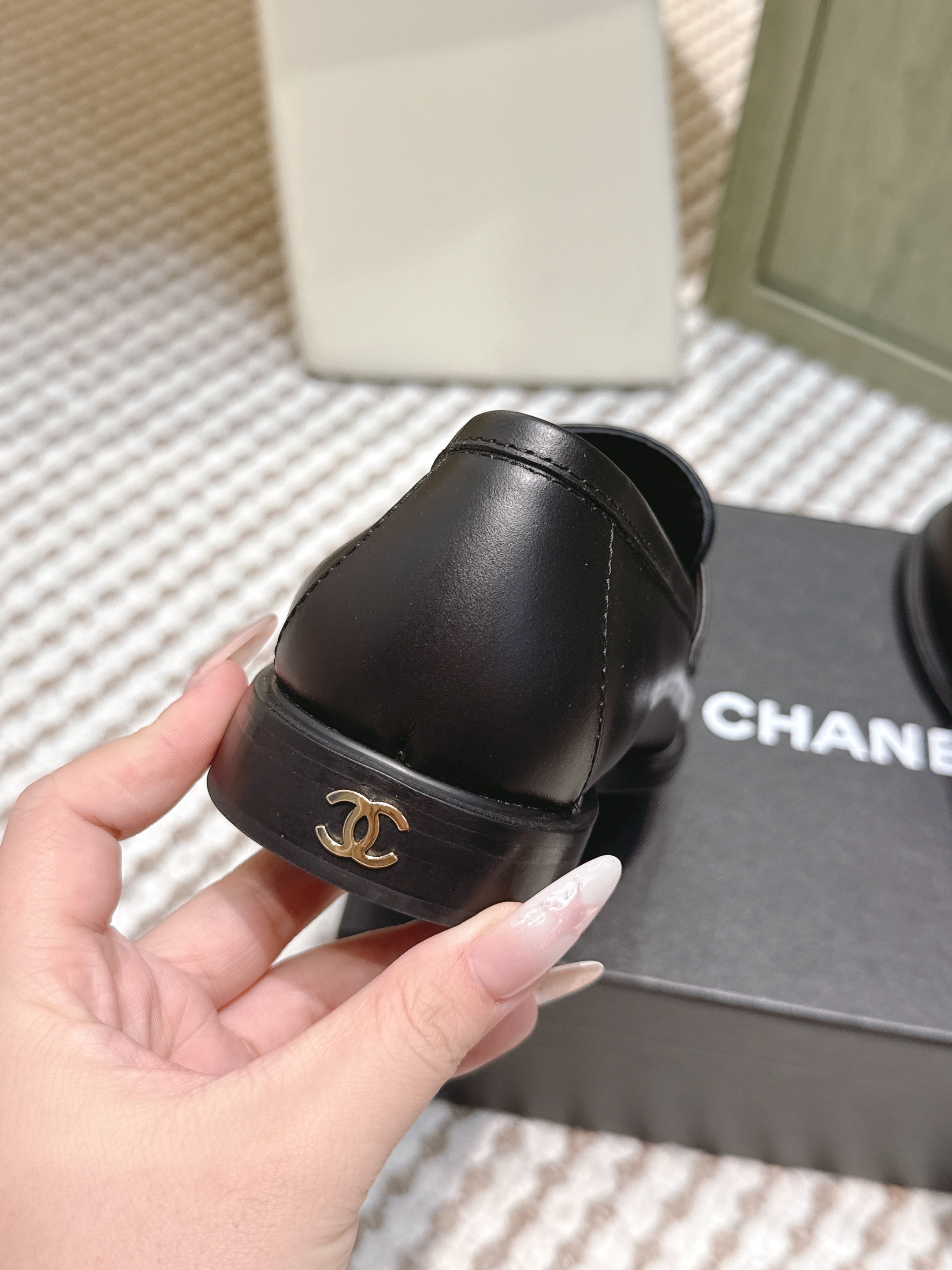 CHANEL 25S GODDESS FLAT LOAFERS IN BLACK CALFSKIN GOLD HARDWARE