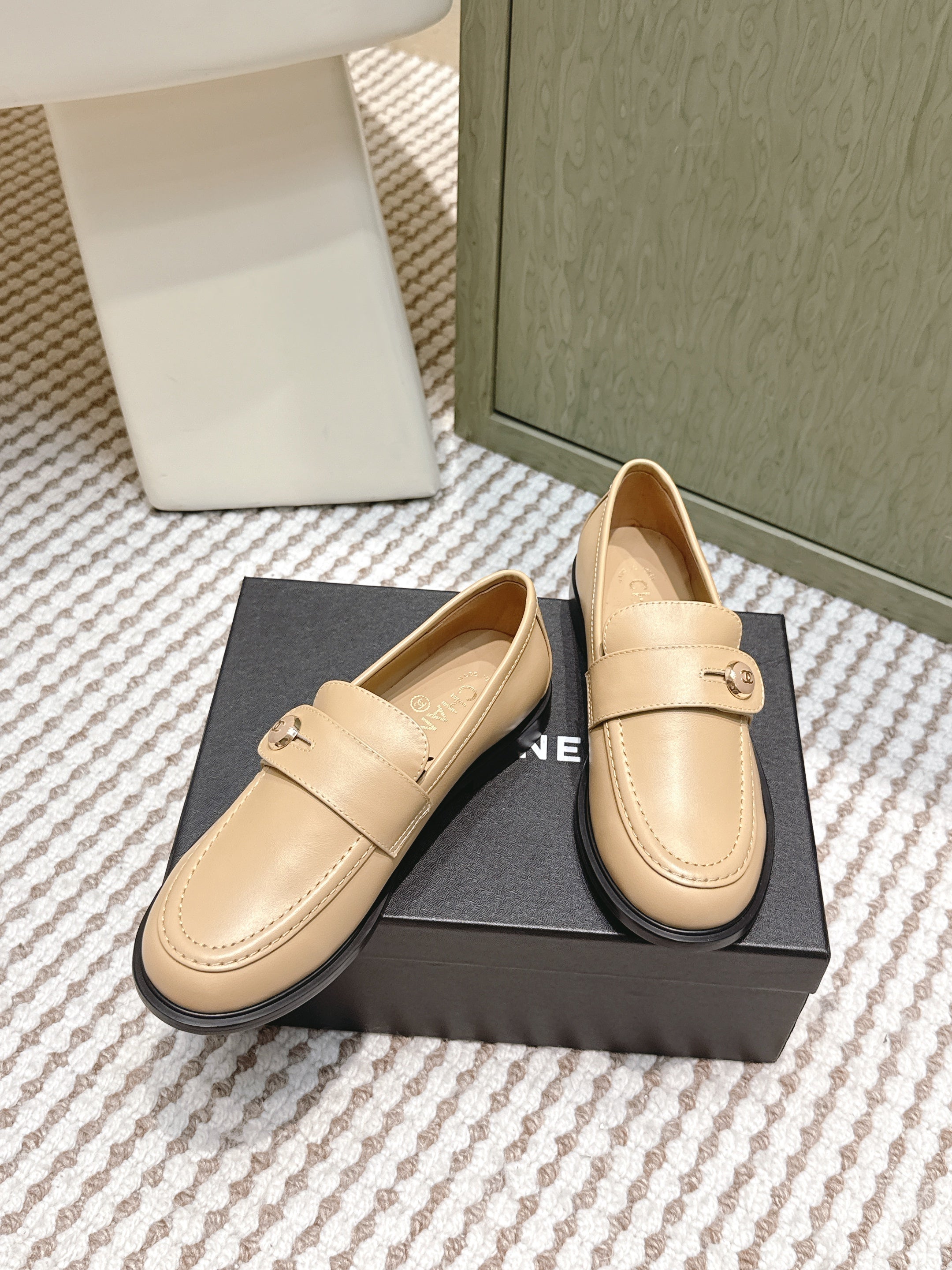 CHANEL 25S GODDESS FLAT LOAFERS IN WARM BEIGE CALFSKIN GOLD HARDWARE