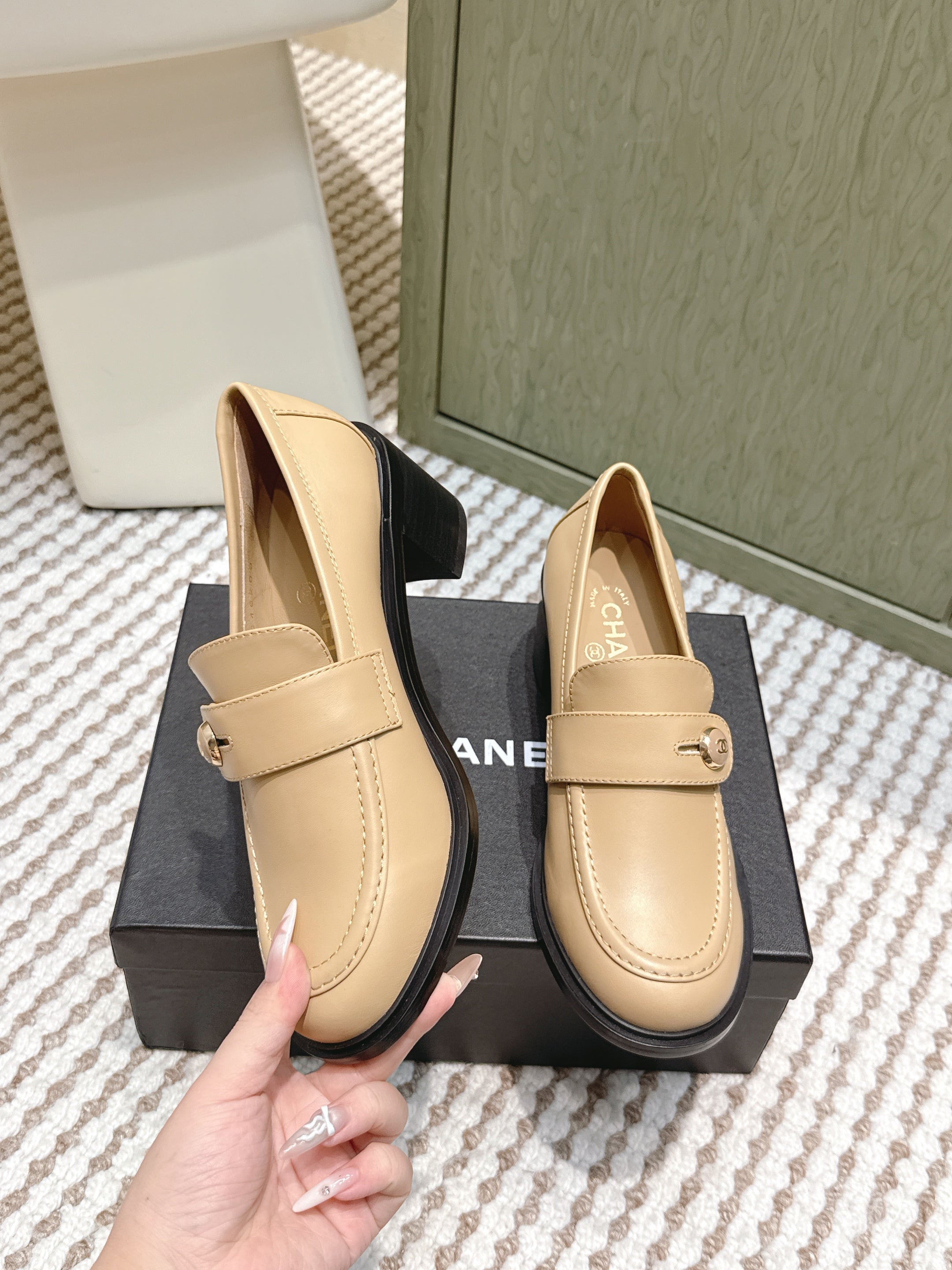 CHANEL 25S GODDESS MOCCASIN LOAFERS 65MM IN WARM BEIGE CALFSKIN GOLD HARDWARE