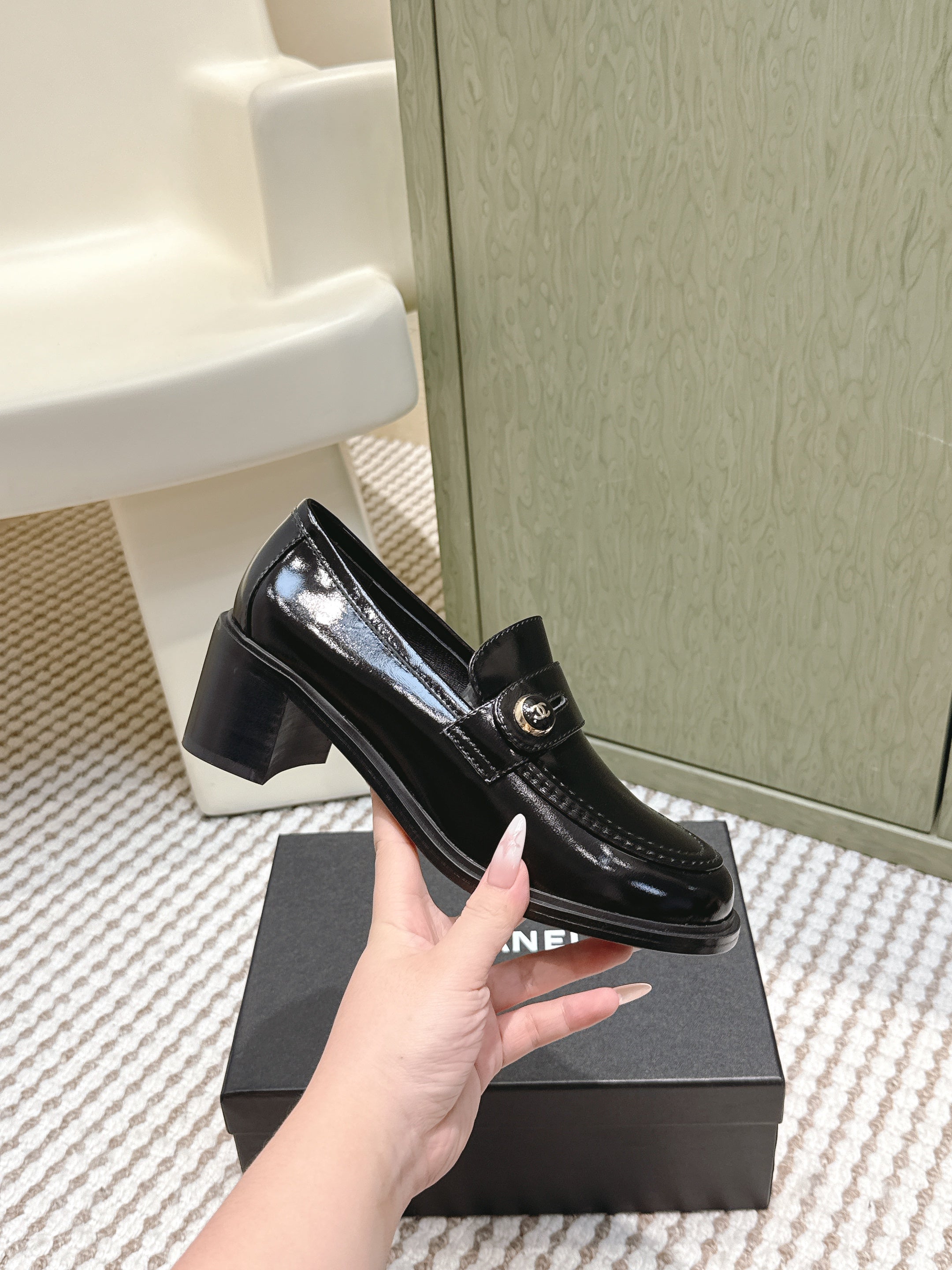 CHANEL 25S GODDESS MOCCASIN LOAFERS 65MM IN BLACK GLOSSY CALFSKIN GOLD HARDWARE