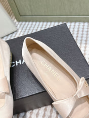 CHANEL 25S MARY JANE BALLET FLATS IN BEIGE SILK WITH BOW