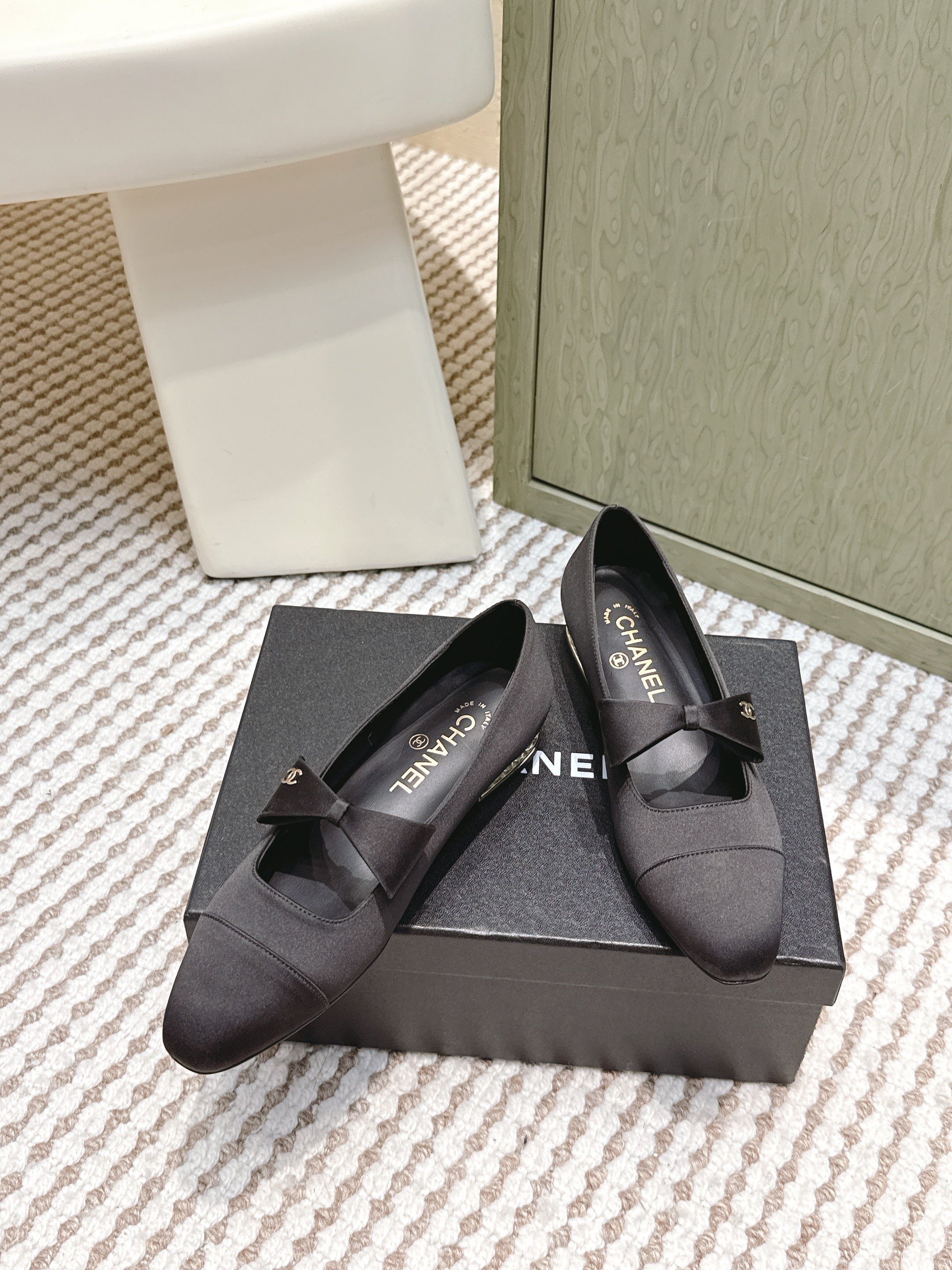 CHANEL 25S MARY JANE BALLET FLATS IN BLACK SILK WITH BOW