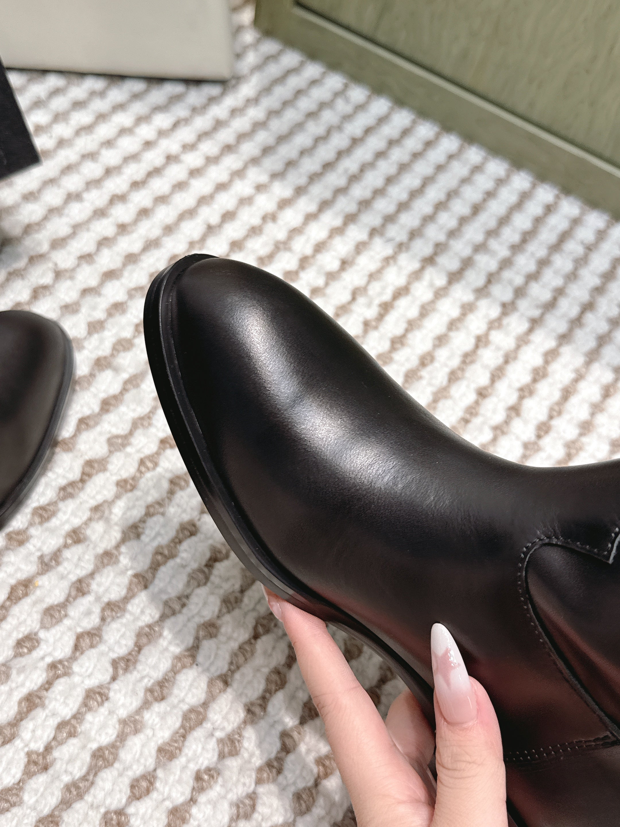 CHANEL 25S MID-CALF BOOTS IN BLACK CALFSKIN