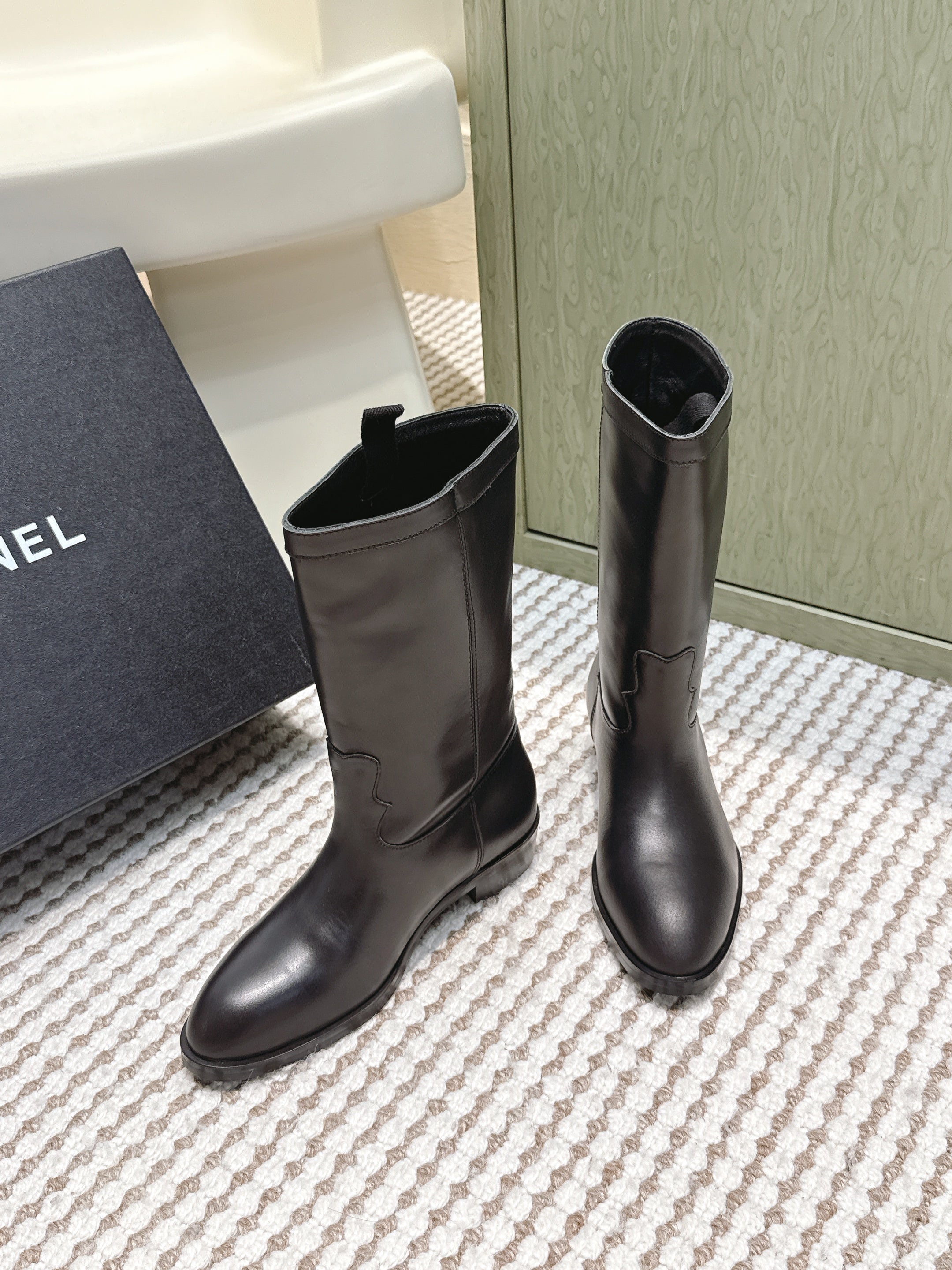 CHANEL 25S MID-CALF BOOTS IN BLACK CALFSKIN