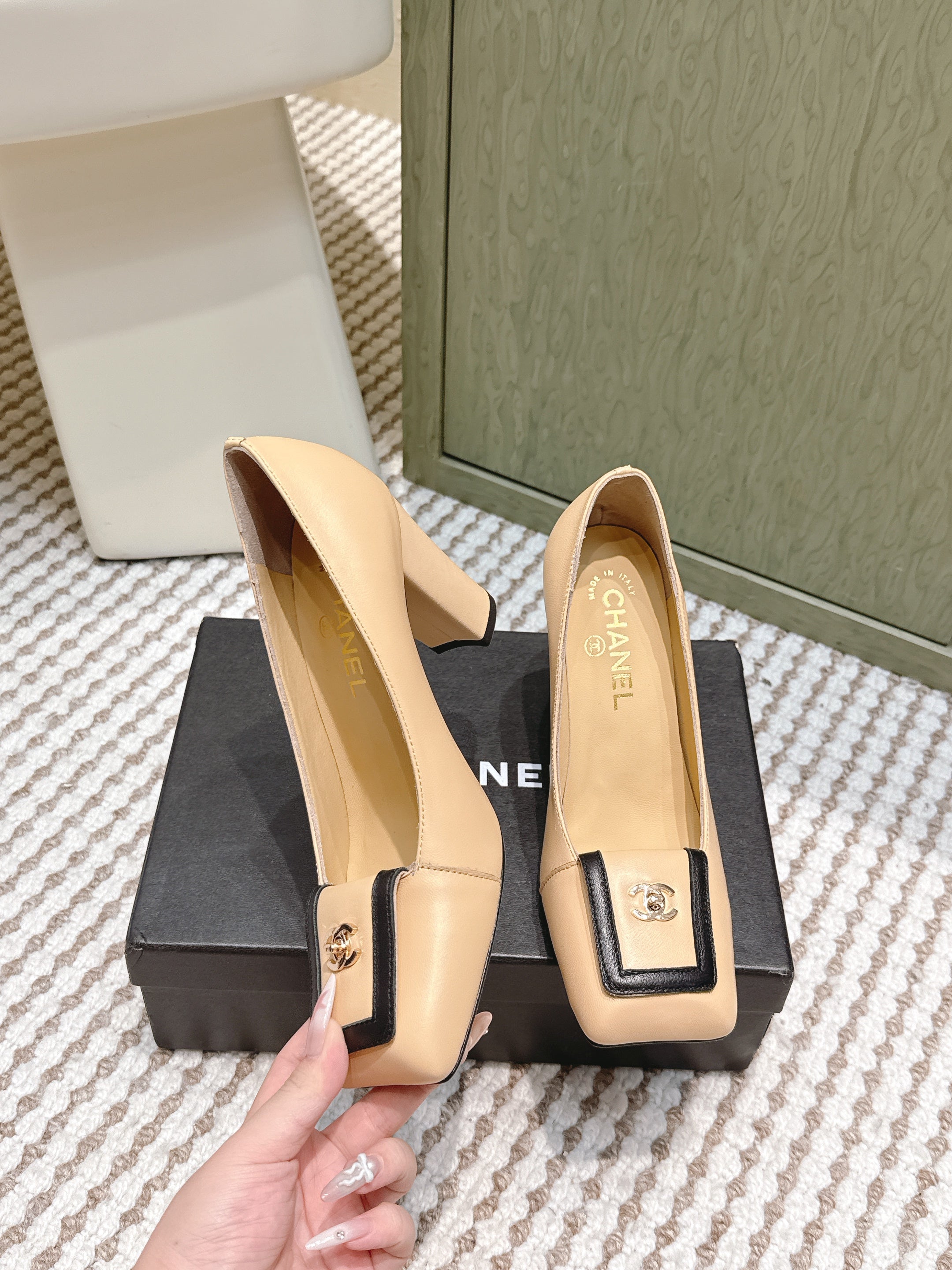 CHANEL 25S SLINGBACK SHOES 90MM IN BEIGE CALFSKIN SQUARE TOE GOLD HARDWARE