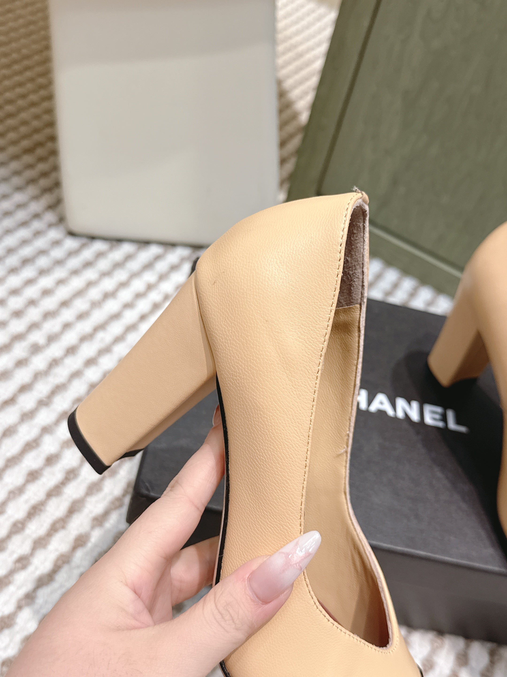 CHANEL 25S SQUARE-TOE HIGH HEELS 90MM IN DARK BEIGE AND BLACK CALFSKIN