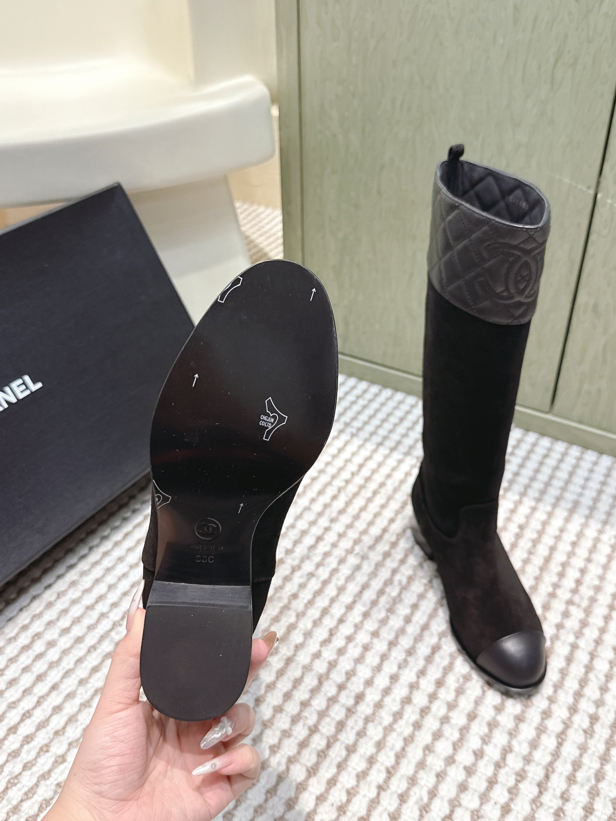 CHANEL 25S HIGH-CALF COWBOY BOOTS IN BLACK SUEDE AND CALFSKIN DIAMOND-QUILTED