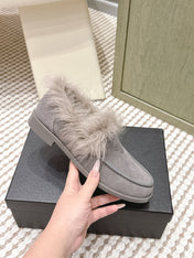 CHANEL 25S LOAFERS MOCCASIN IN LIGHT GRAY SUEDE WITH LIGHT BEIGE MINK FUR LINING
