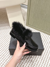 CHANEL 25S LOAFERS MOCCASIN IN BLACK GLOSSY CALFSKIN WITH MINK FUR LINING