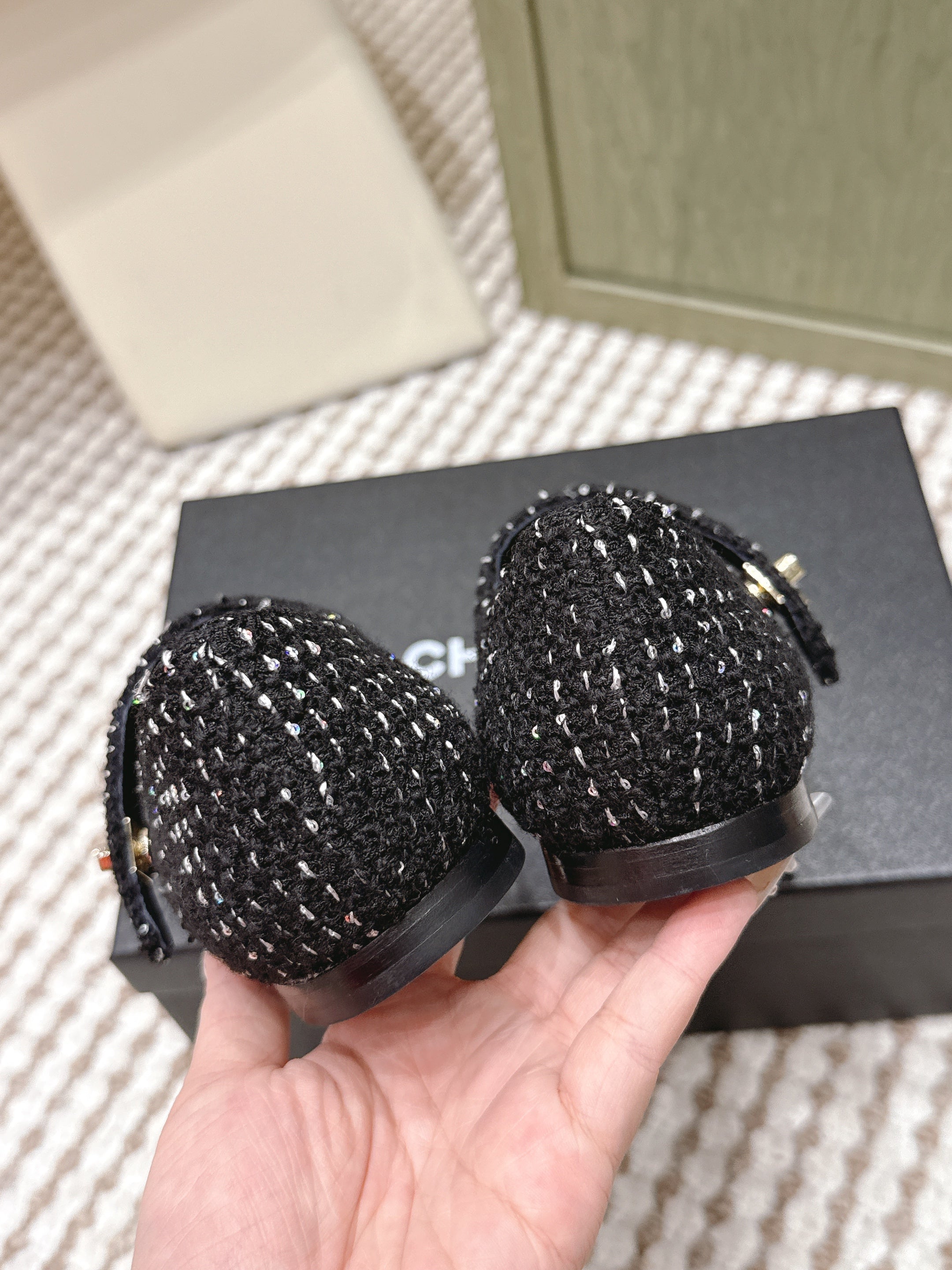 CHANEL 25S MARY JANE FLAT IN BLACK TWEED WITH CAP TOE GOLD HARDWARE