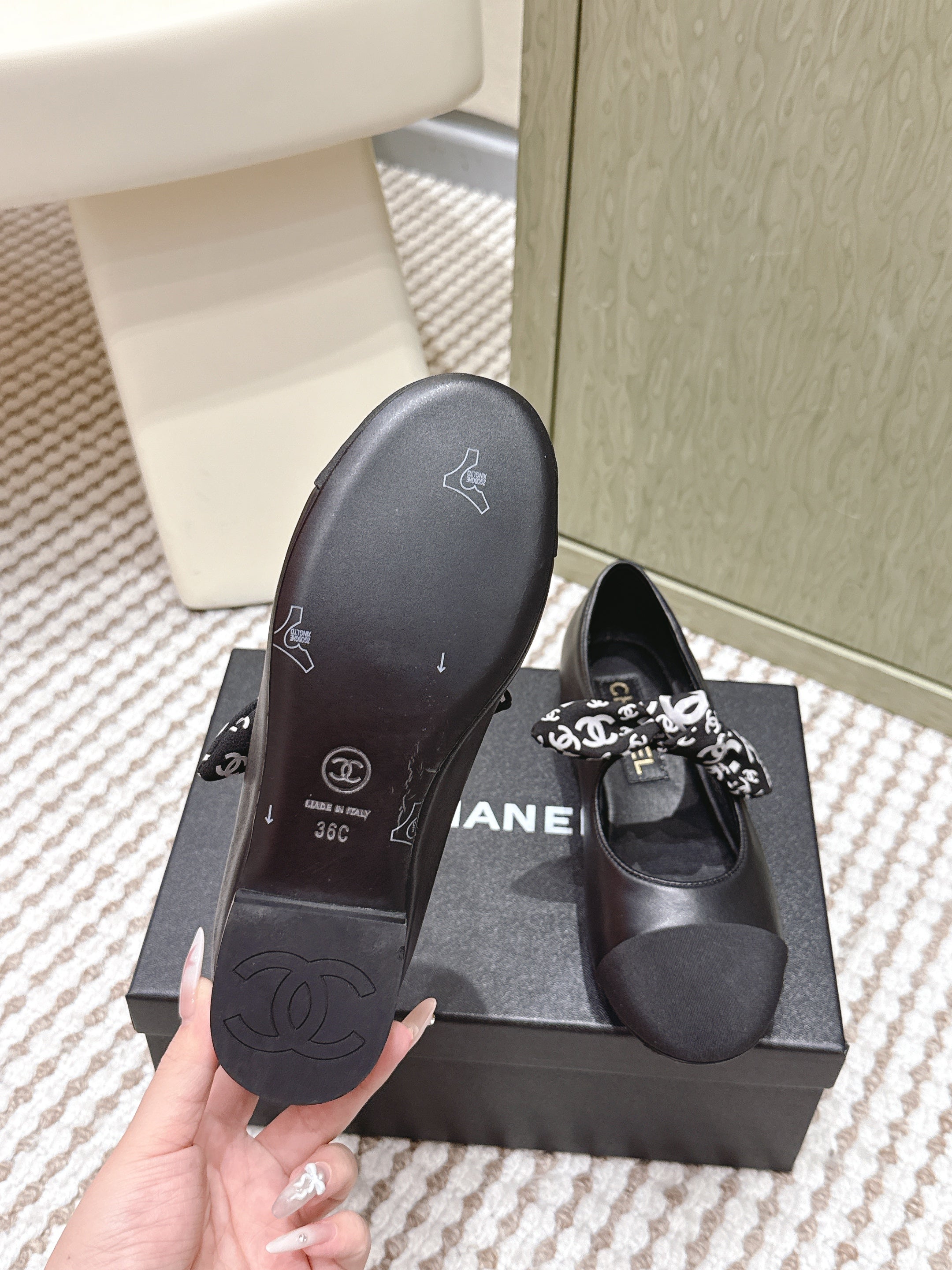 CHANEL 25S MARY JANES IN BLACK SHEARLING AND GROS GRAIN