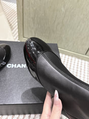 CHANEL 25S ANKLE BOOTS IN BLACK CALFSKIN GLOSSY TOE RUCHED