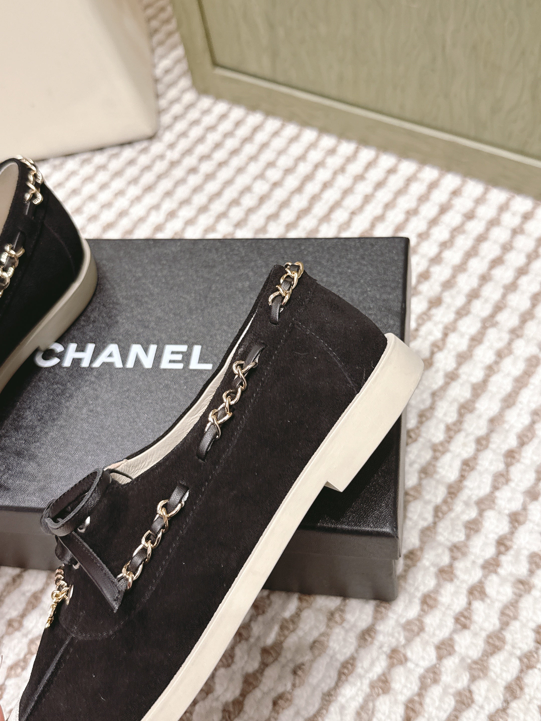 CHANEL 25S MOCCASINS IN BLACK AND LIGHT GREY SUEDE