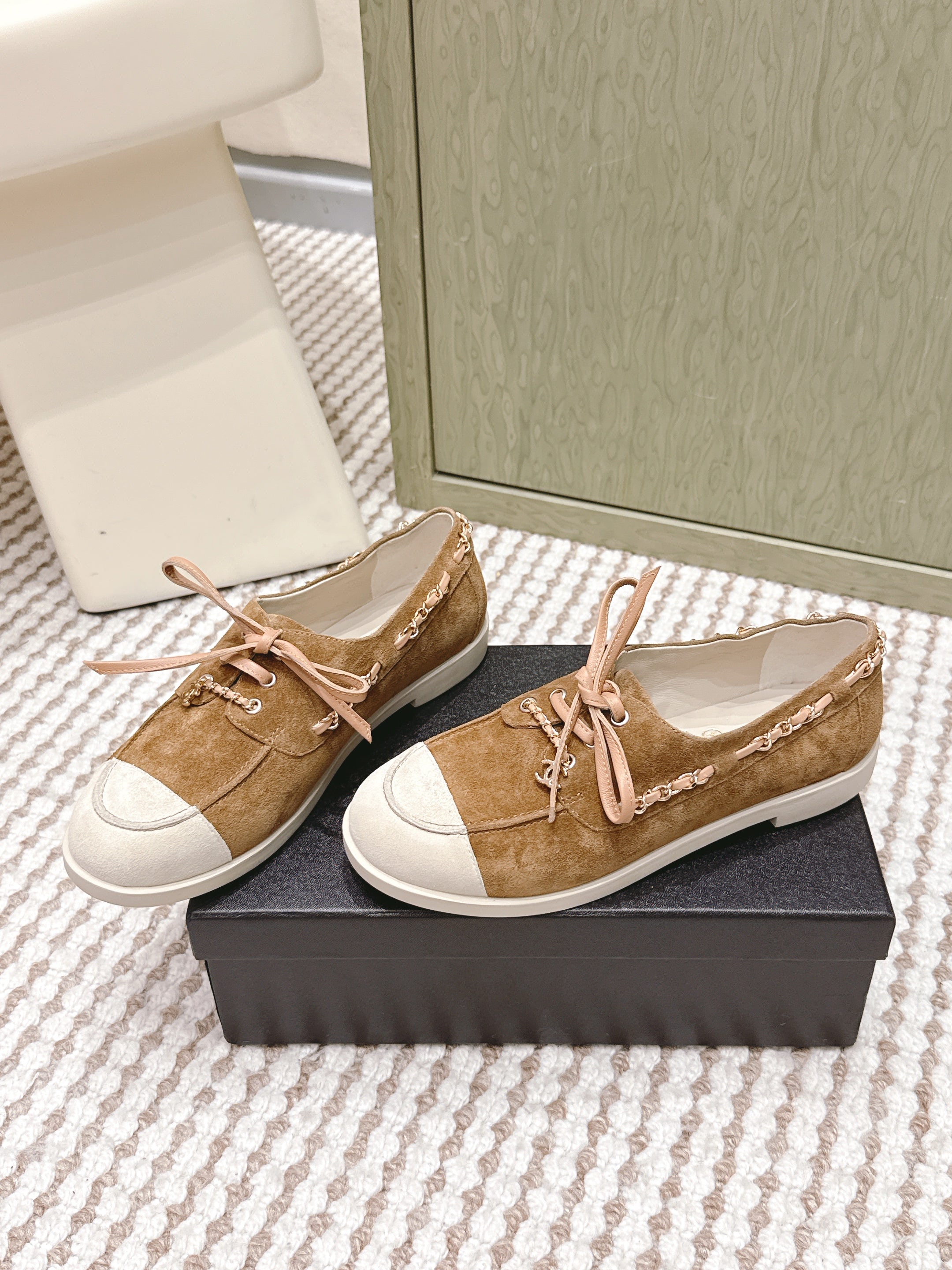 CHANEL 25S MOCCASINS IN BROWN AND LIGHT GREY SUEDE