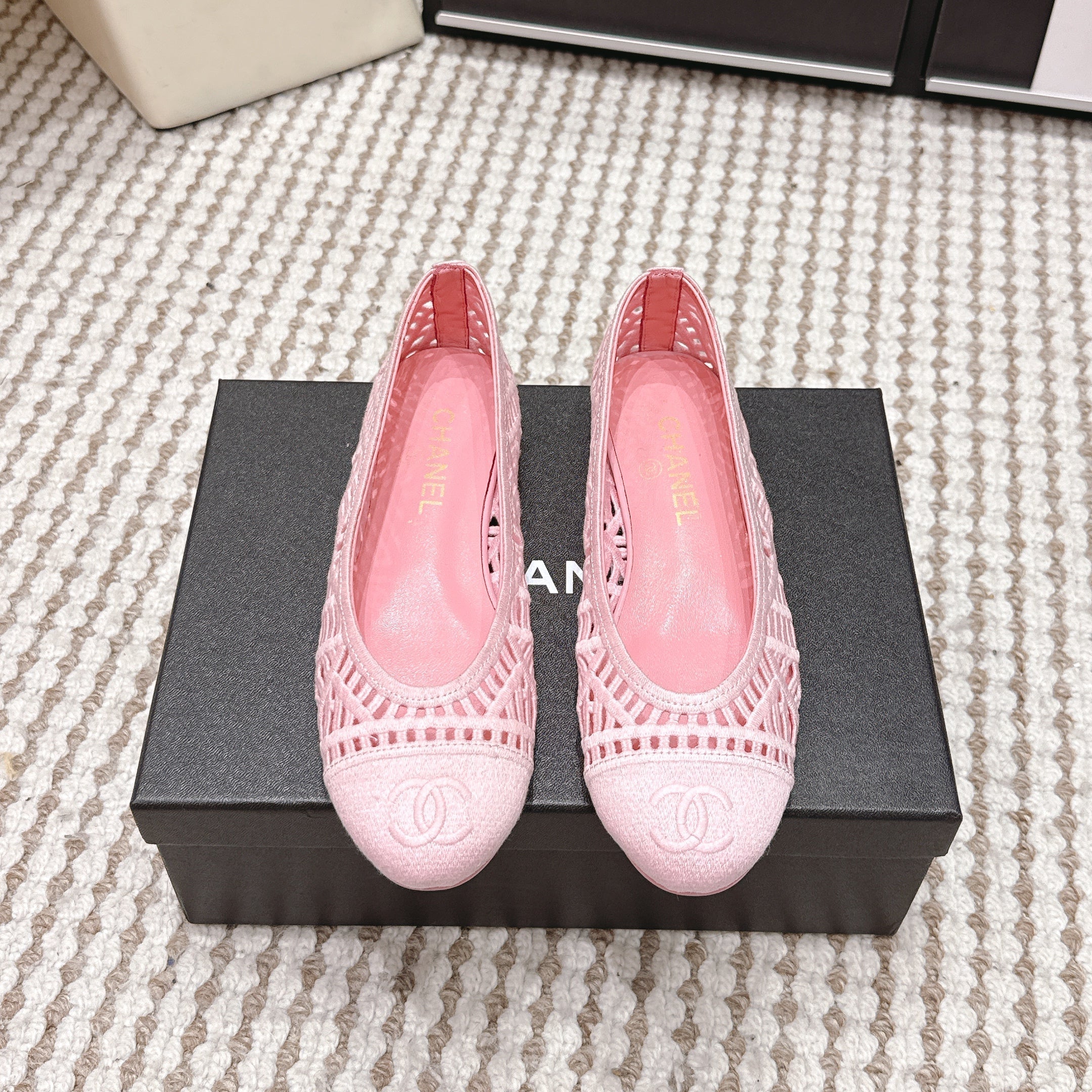CHANEL 26S BALLET FLATS IN LIGHT PINK MESH AND FABRIC