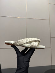 BOTTEGA VENETA 26S SANDALS IN WHITE CALFSKIN AND RAFFIA