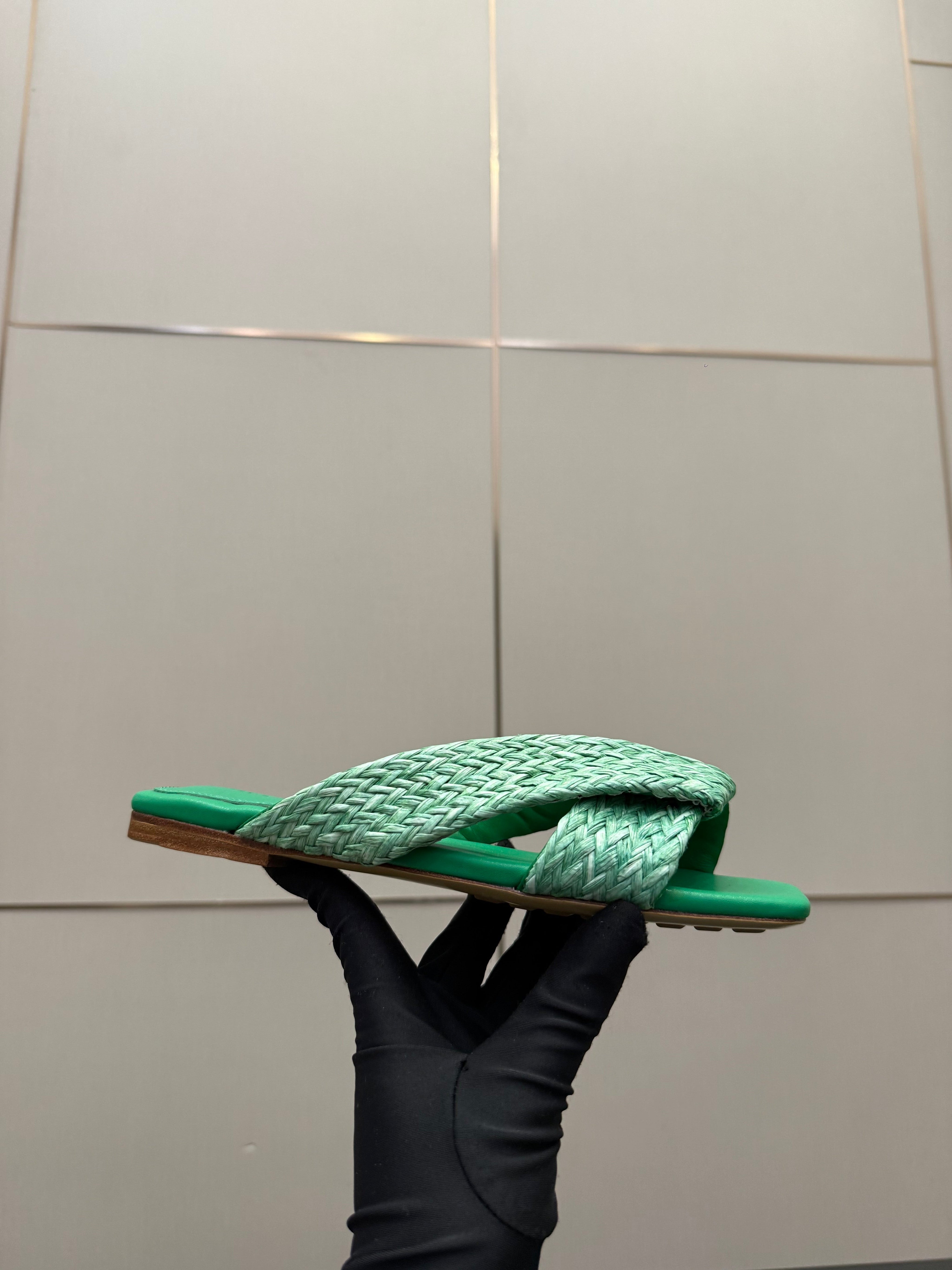 BOTTEGA VENETA 26S SANDALS IN MINT GREEN CALFSKIN AND RAFFIA