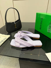 BOTTEGA VENETA 26S SANDALS IN LIGHT PURPLE CALFSKIN AND RAFFIA