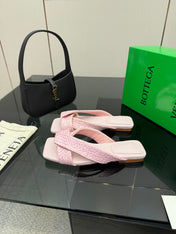 BOTTEGA VENETA 26S SANDALS IN LIGHT PINK CALFSKIN AND RAFFIA